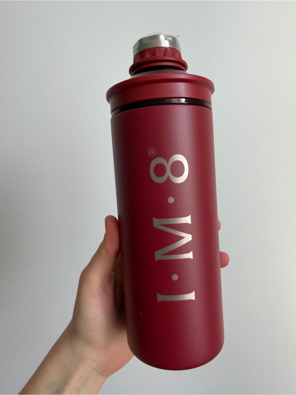 Im8 Red Insulated Water Bottle - Sleek Travel Bottle